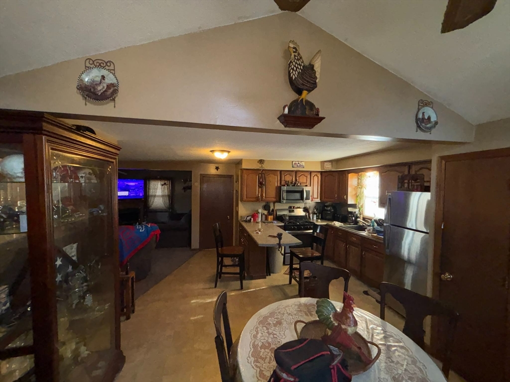 11 Rolf Avenue Chicopee, MA 01020 - Photo 9 of 21 Gallery Image 9