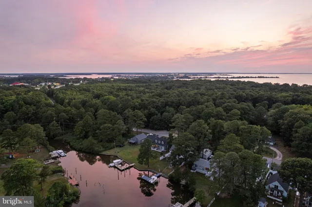 $1,295,000 | 141 Winchester Avenue, Grasonville, MD 21638