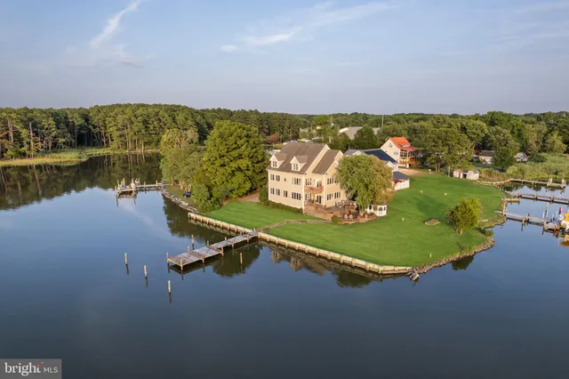 $1,295,000 | 141 Winchester Avenue, Grasonville, MD 21638