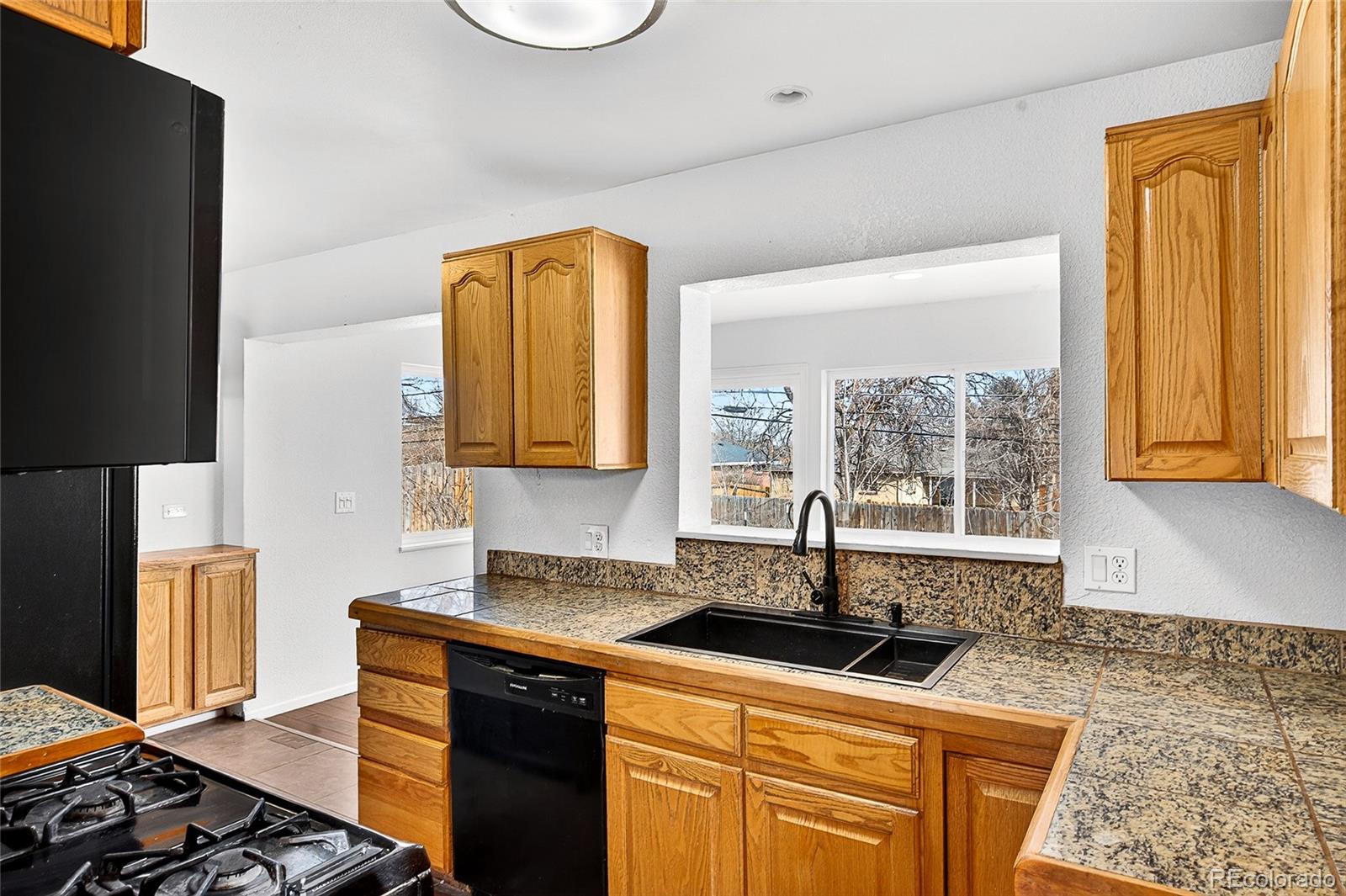 5360 Johnson Street Arvada, CO 80002 - Photo 13 of 38