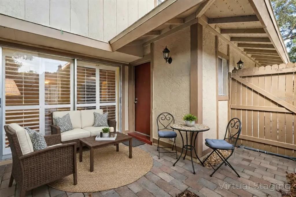 903 Buck Court Brandon, FL 33511 - Photo 3 of 24 a outdoor living space with furniture
