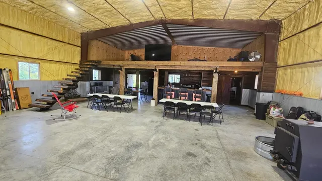 $899,900 | 17404 Church Road, Lawrenceburg, IN 47025