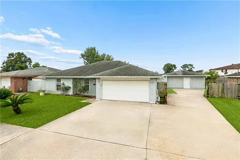 $265,000 | 204 Willowbrook Drive, Gretna, LA 70056