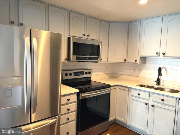 $2,050 | 19426 Brassie Place, Gaithersburg, MD 20886