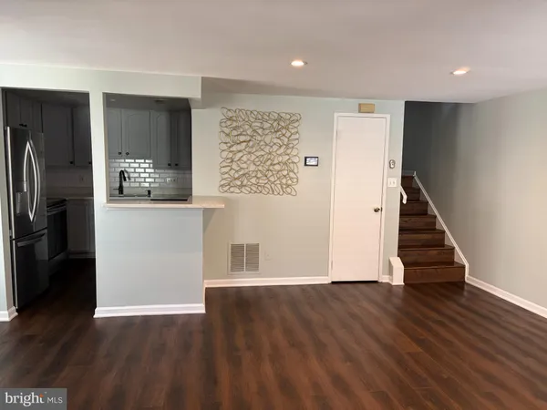 $2,050 | 19426 Brassie Place, Gaithersburg, MD 20886