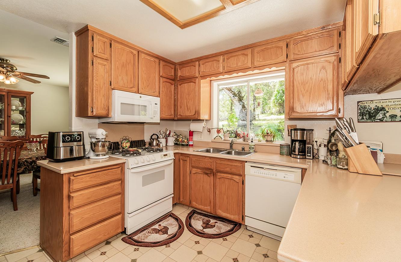 34425 Lodge Road Tollhouse, CA 93667 - Photo 17 of 40 Gallery Image 17