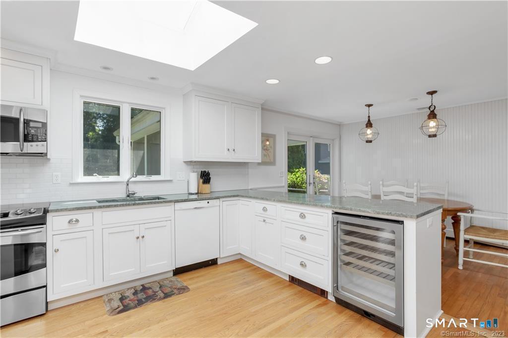 38 Tuxis Road Madison, CT 06443 - Photo 4 of 29