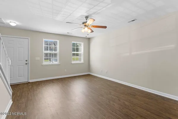 $1,300 | 111 Virginias Landing Court, Richlands, NC 28574