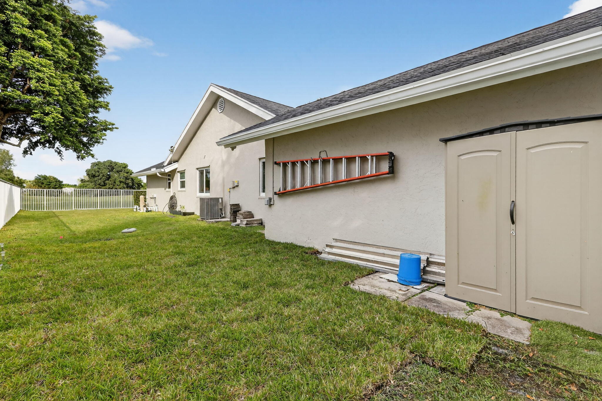 4275 Fox Trace Road Boynton Beach, FL 33436 - Photo 62 of 69 Side of home