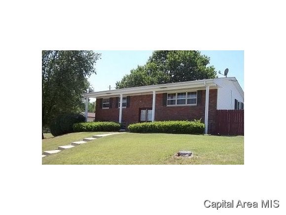 17 Amherst Drive Springfield, IL 62702 - Photo 1 of 22