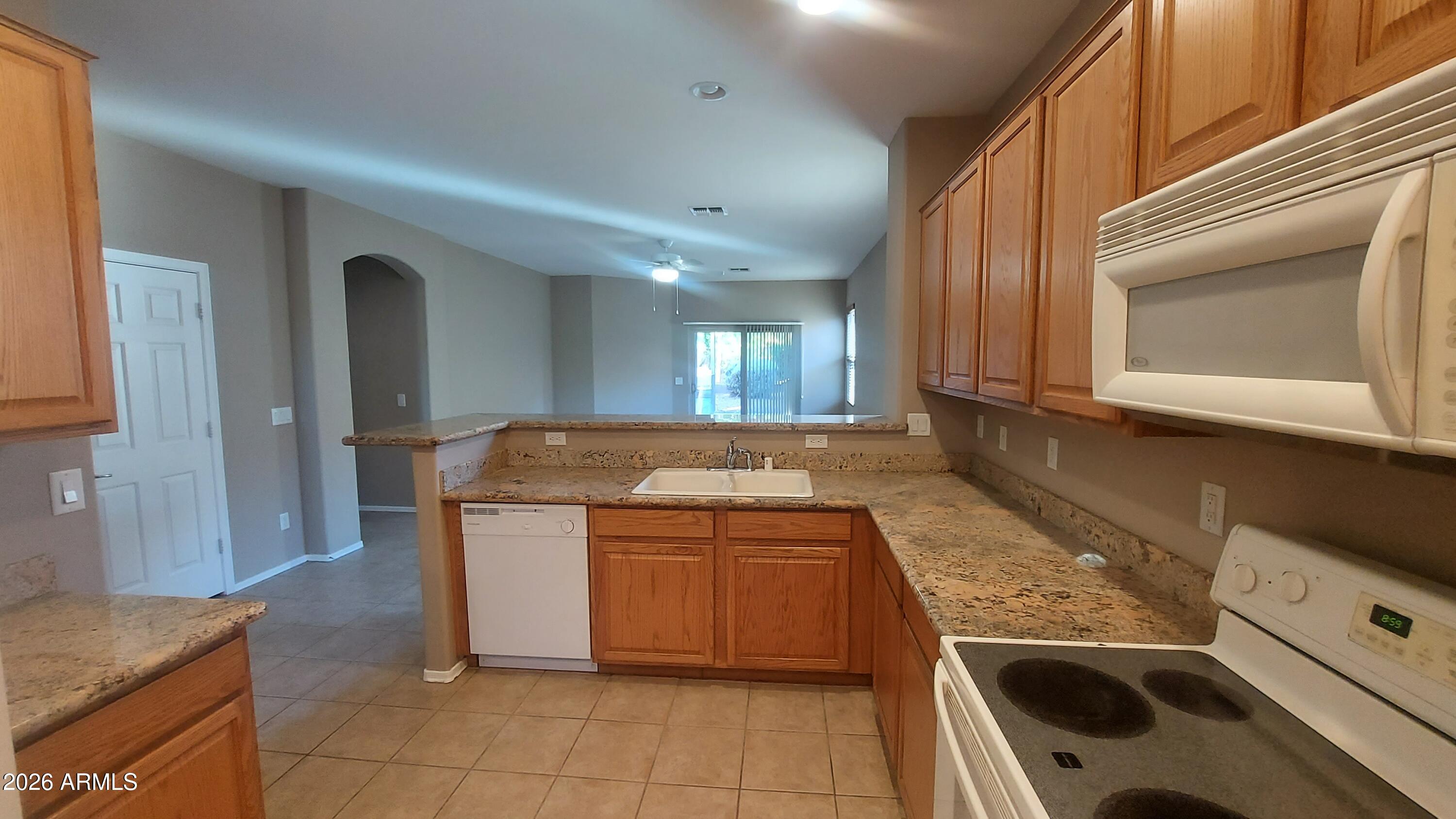4147 South Bandit Court Gilbert, AZ 85297 - Photo 4 of 17 1000015772
