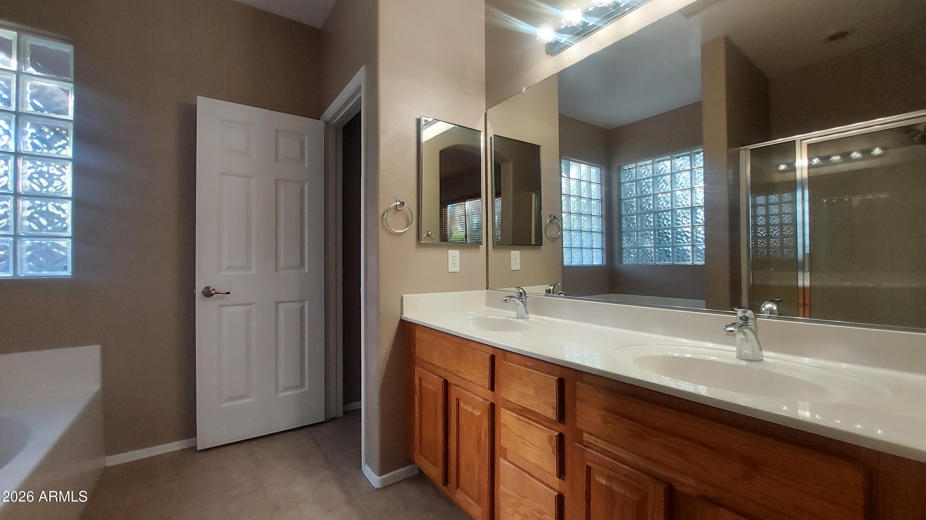 4147 South Bandit Court Gilbert, AZ 85297 - Photo 9 of 17 1000015778