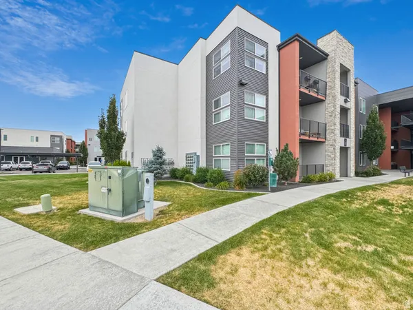 $295,000 | 875 South Depot Street, Unit 307C, Clearfield, UT 84015