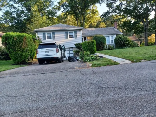 $900,000 | 238 Rosehill Avenue, New Rochelle, NY 10804