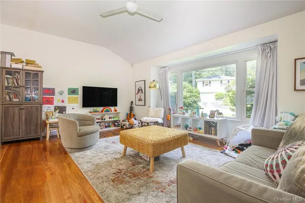 $900,000 | 238 Rosehill Avenue, New Rochelle, NY 10804