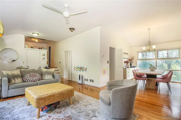 $900,000 | 238 Rosehill Avenue, New Rochelle, NY 10804