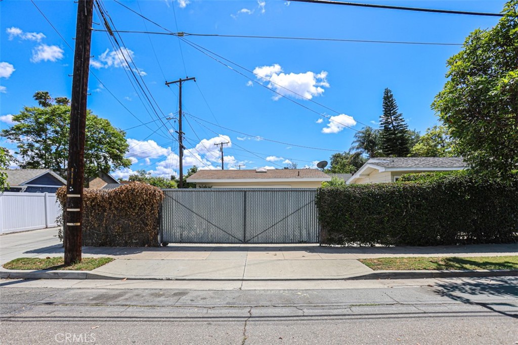 600 South Emily Street Anaheim, CA 92805 - Photo 18 of 22 a view of a house with a yard
