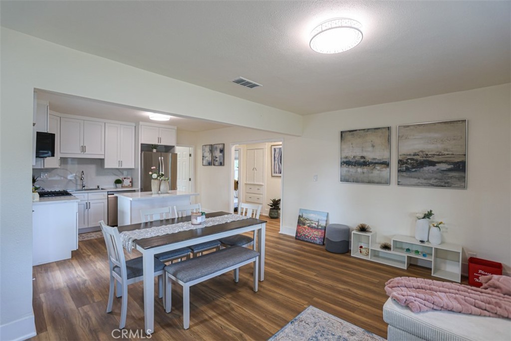 600 South Emily Street Anaheim, CA 92805 - Photo 6 of 22 a living room with furniture and a piano