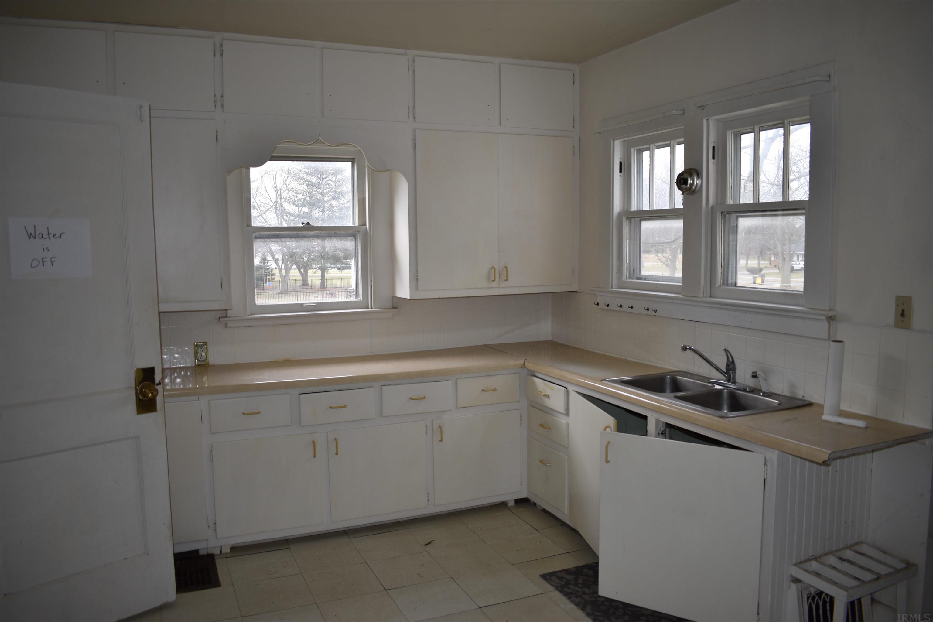 10811 Coldwater Road Fort Wayne, IN 46845 - Photo 12 of 36 Gallery Image 12
