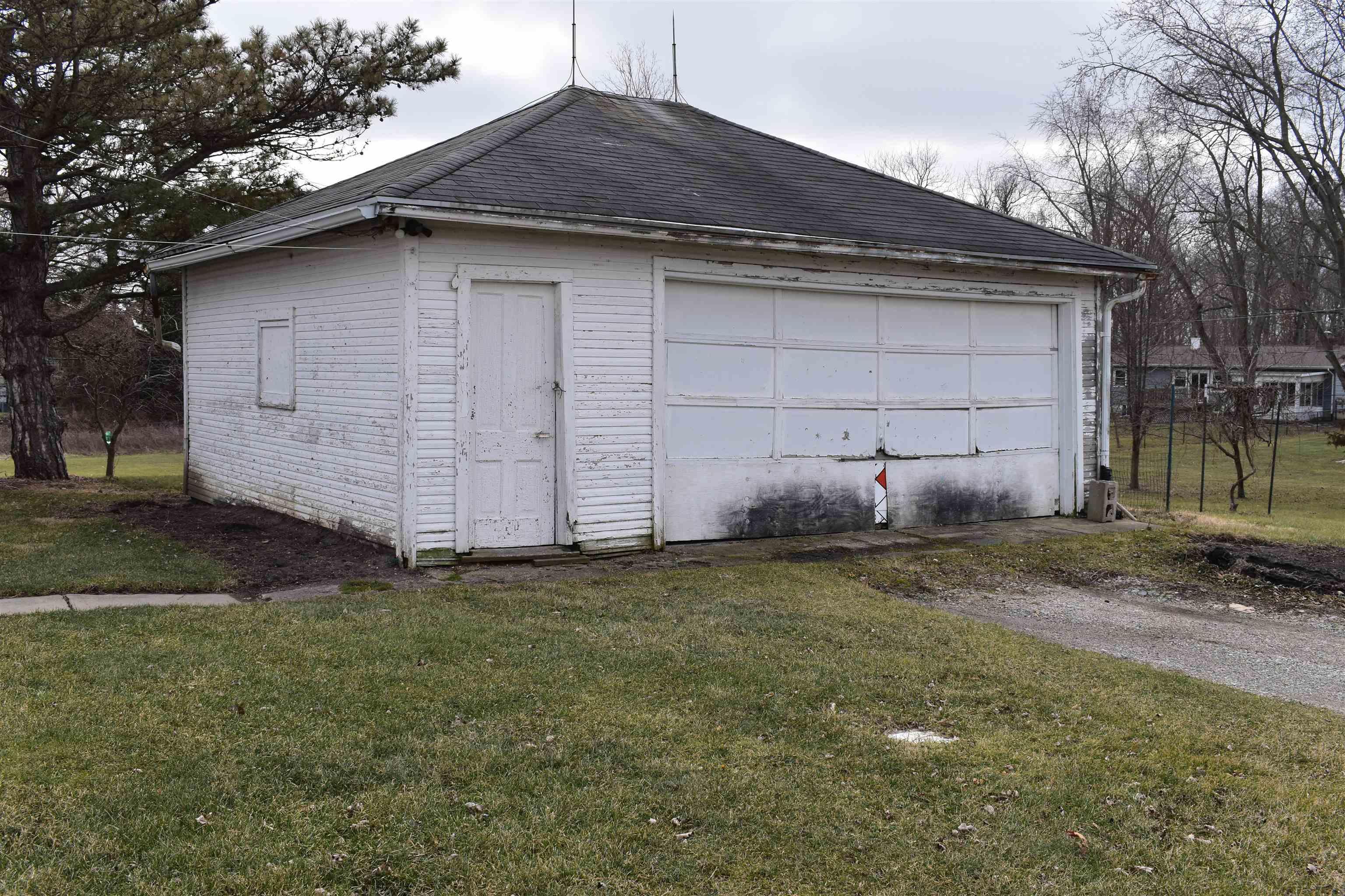 10811 Coldwater Road Fort Wayne, IN 46845 - Photo 7 of 36 Gallery Image 7