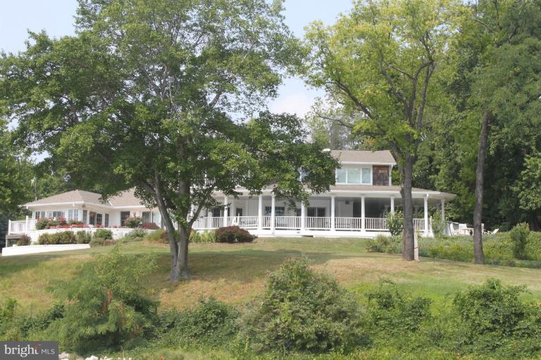 8101 Bayside Drive Pasadena, MD 21122 - Photo 12 of 25 Exterior (Front)