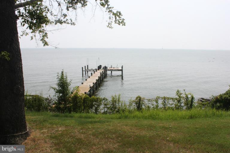 8101 Bayside Drive Pasadena, MD 21122 - Photo 18 of 25 Exterior (Front)