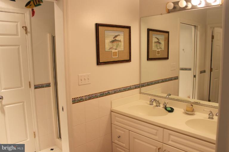 8101 Bayside Drive Pasadena, MD 21122 - Photo 5 of 25 Bath