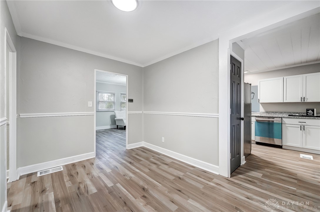 4461 River Ridge Road Dayton, OH 45415 - Photo 18 of 38 Den/swing space
