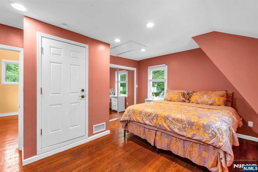 234 Liberty Road Teaneck, NJ 07666 - Photo 16 of 25