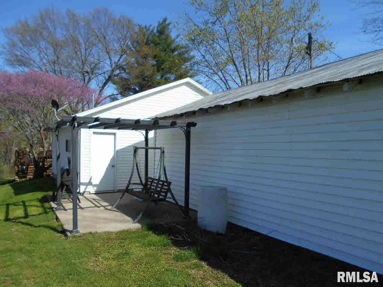 305 Hemlock Lane Flora, IL 62839 - Photo 20 of 50 Gallery Image 20