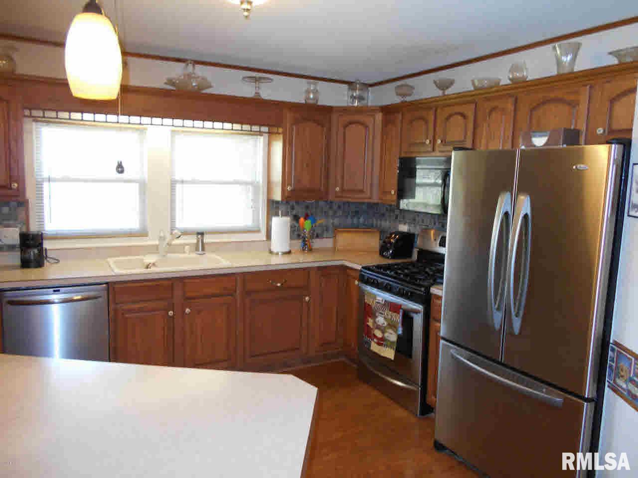 305 Hemlock Lane Flora, IL 62839 - Photo 32 of 50 Gallery Image 32