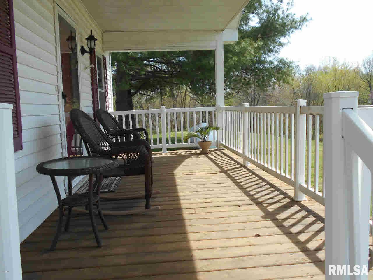 305 Hemlock Lane Flora, IL 62839 - Photo 5 of 50 Gallery Image 5