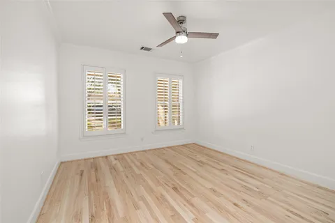 $899,000 | 4710 Laurel Street, Bellaire, TX 77401