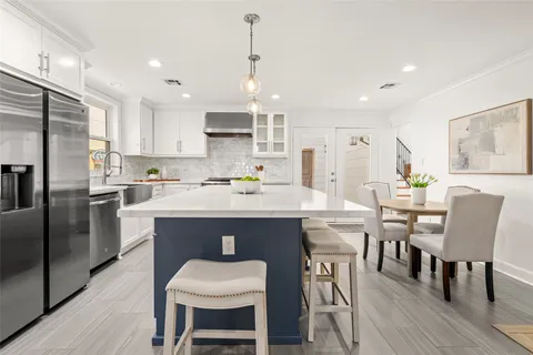 $899,000 | 4710 Laurel Street, Bellaire, TX 77401