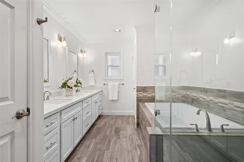 $899,000 | 4710 Laurel Street, Bellaire, TX 77401