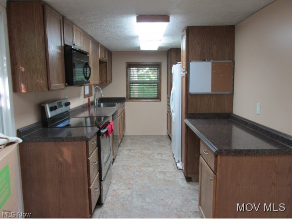 1002 Kings Rdg Road St. Marys, WV 26170 - Photo 4 of 10 kitchen