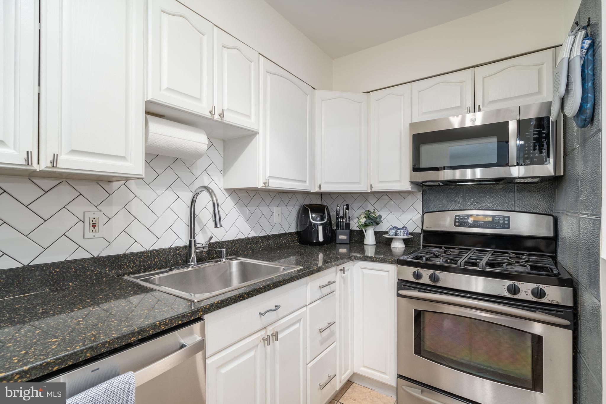 1245 13th Street Northwest, Unit 103 Washington, DC 20005 - Photo 6 of 24