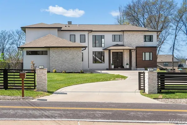 $1,650,000 | 10010 Schuessler Road, St. Louis, MO 63128