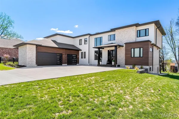 $1,650,000 | 10010 Schuessler Road, St. Louis, MO 63128