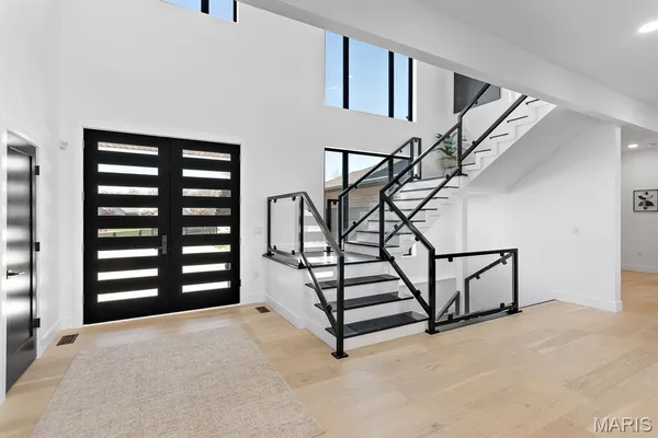 $1,650,000 | 10010 Schuessler Road, St. Louis, MO 63128