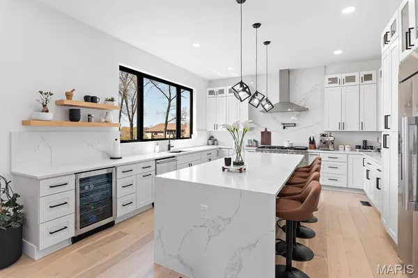$1,650,000 | 10010 Schuessler Road, St. Louis, MO 63128