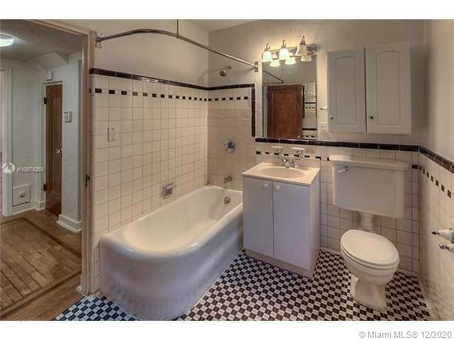 5224 Alton Road Miami Beach, FL 33140 - Photo 11 of 16