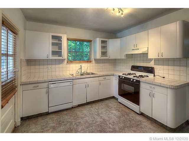 5224 Alton Road Miami Beach, FL 33140 - Photo 12 of 16