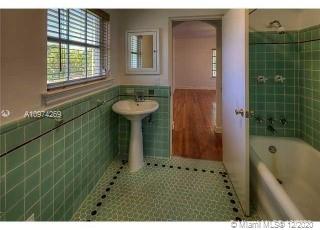 5224 Alton Road Miami Beach, FL 33140 - Photo 4 of 16