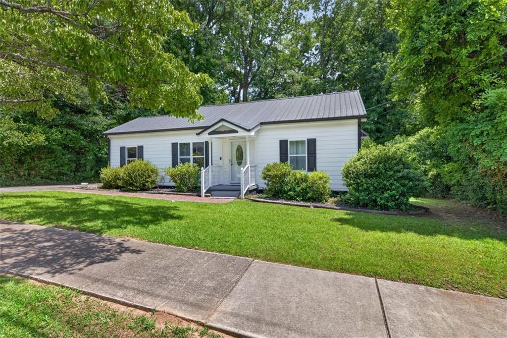 265 3rd Avenue Winder, GA 30680 - Photo 2 of 52