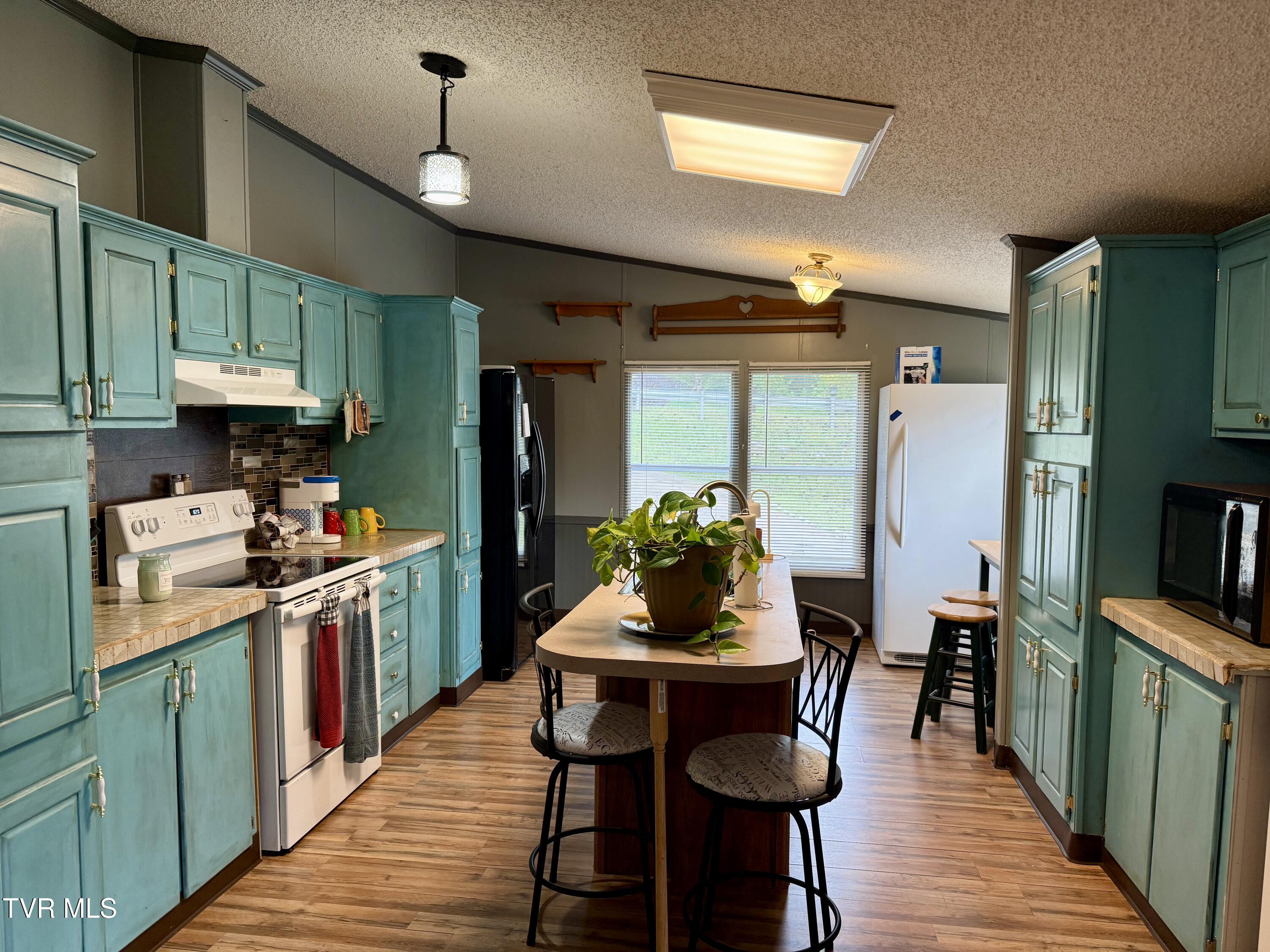 861 Hickory Tree Road Bristol, TN 37620 - Photo 16 of 40 IMG_3509