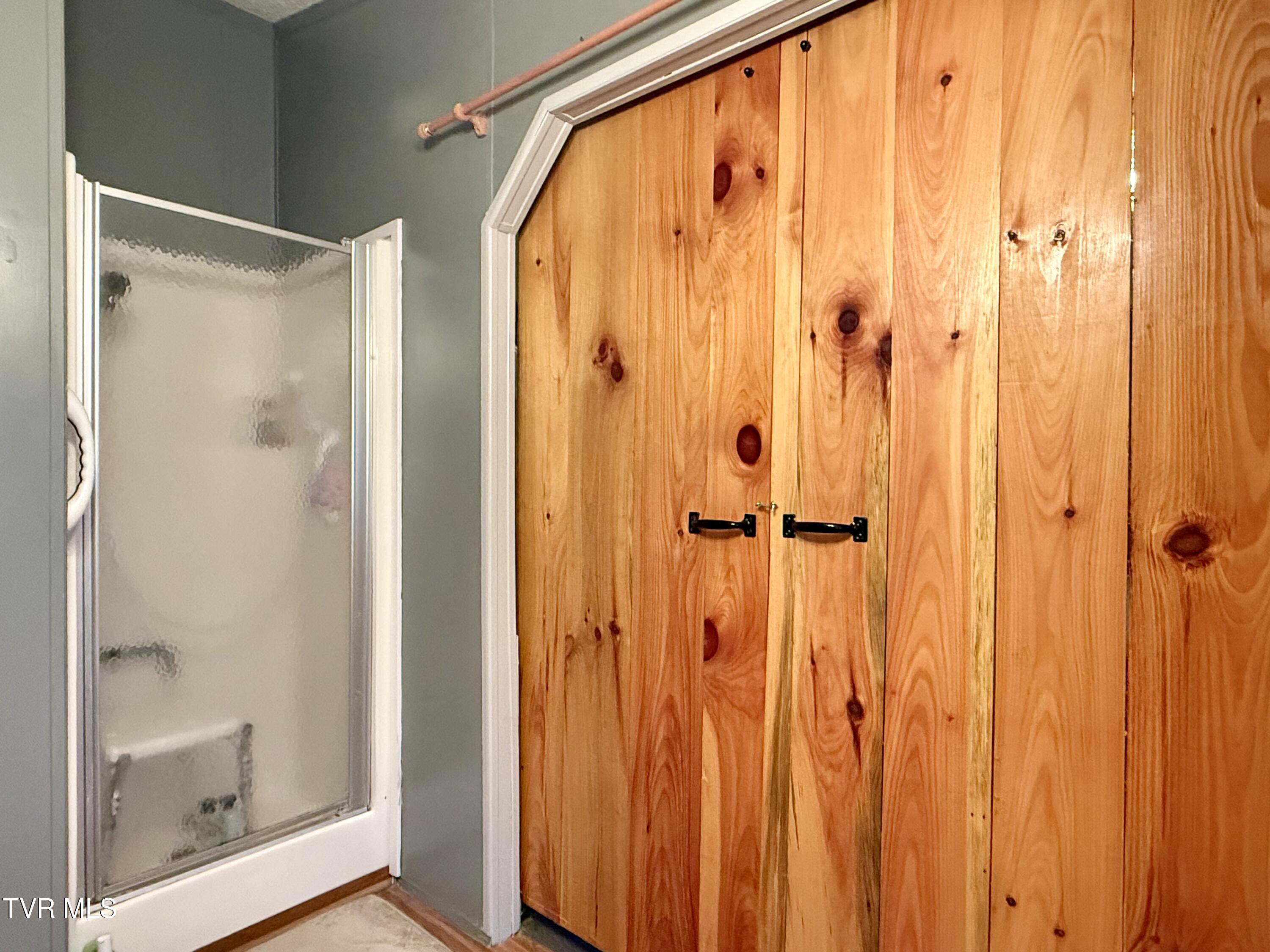 861 Hickory Tree Road Bristol, TN 37620 - Photo 24 of 40 IMG_3543