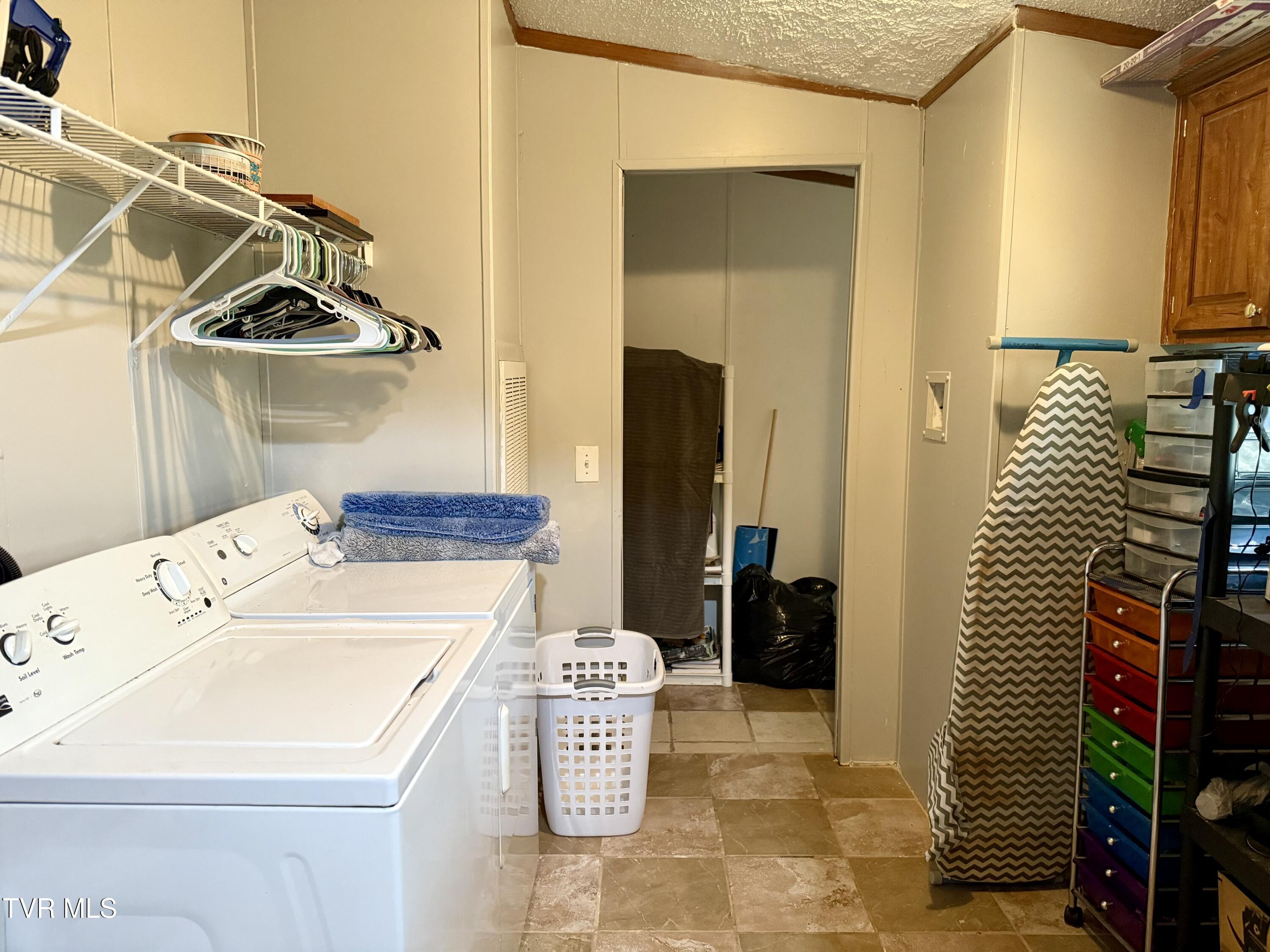 861 Hickory Tree Road Bristol, TN 37620 - Photo 27 of 40 IMG_3524