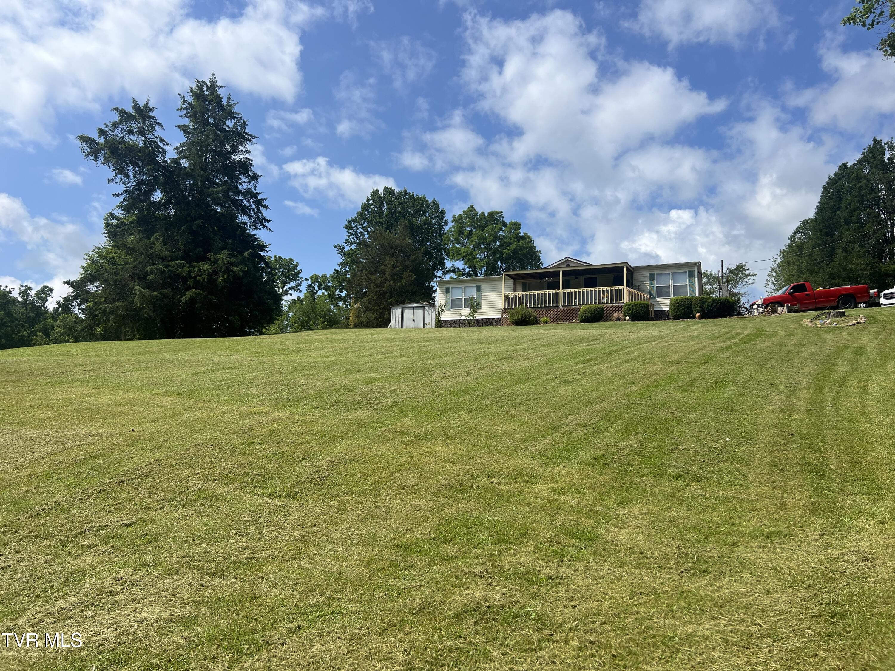 861 Hickory Tree Road Bristol, TN 37620 - Photo 33 of 38 IMG_1100