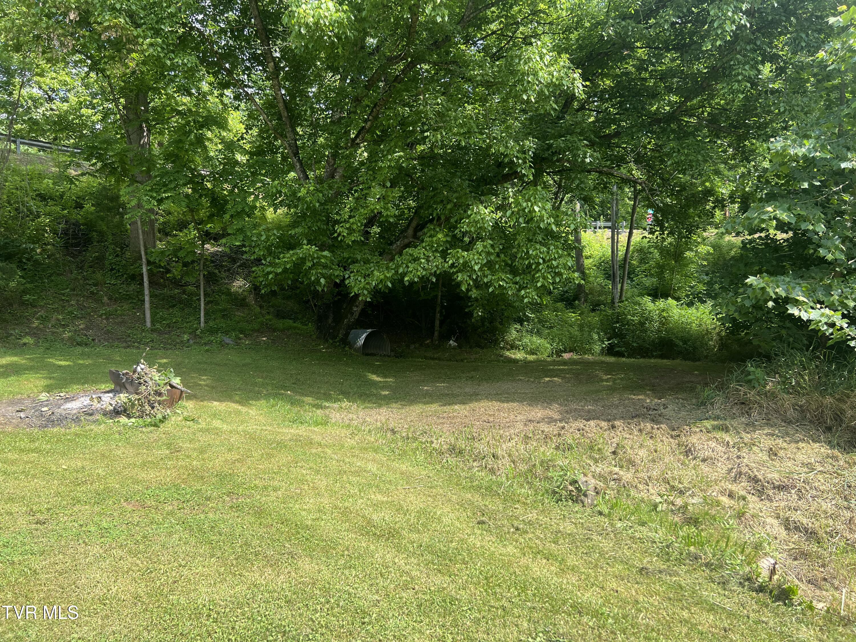 861 Hickory Tree Road Bristol, TN 37620 - Photo 34 of 38 IMG_1099